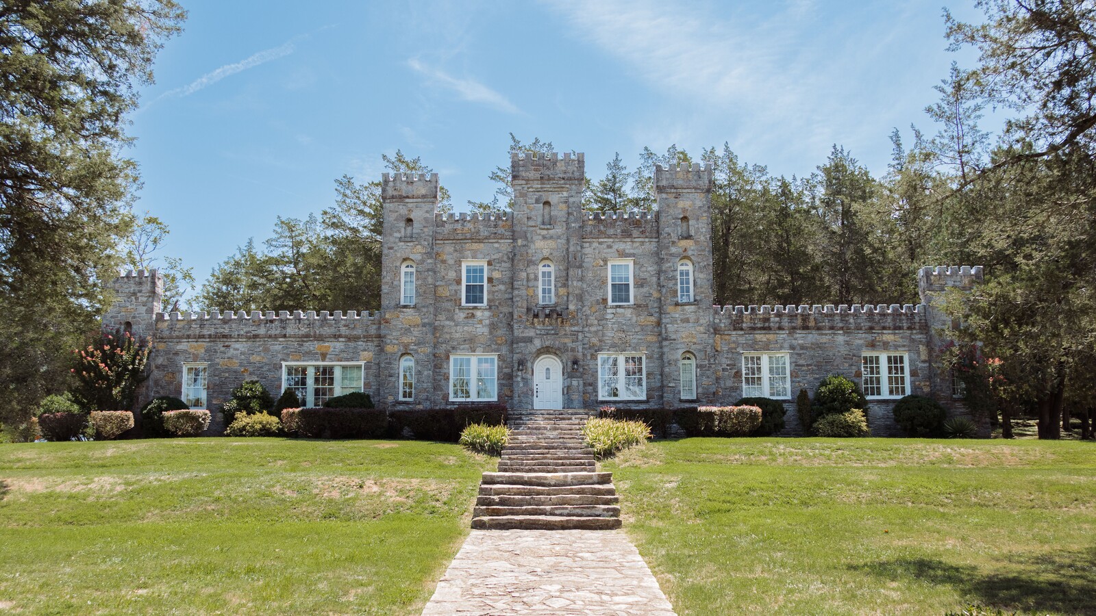 Franklin Castle Has Hosted Everyone From Alan Jackson To Al Capone